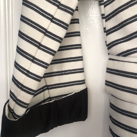 Ladies Jacket - Picture 3 of 4